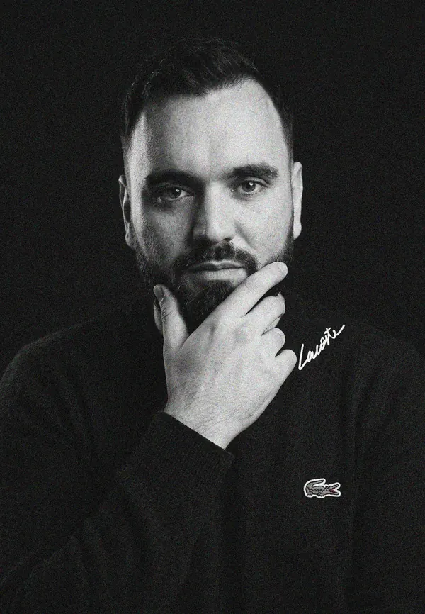 Vedran Obradović, founder of Vizura Studio, black and white portrait