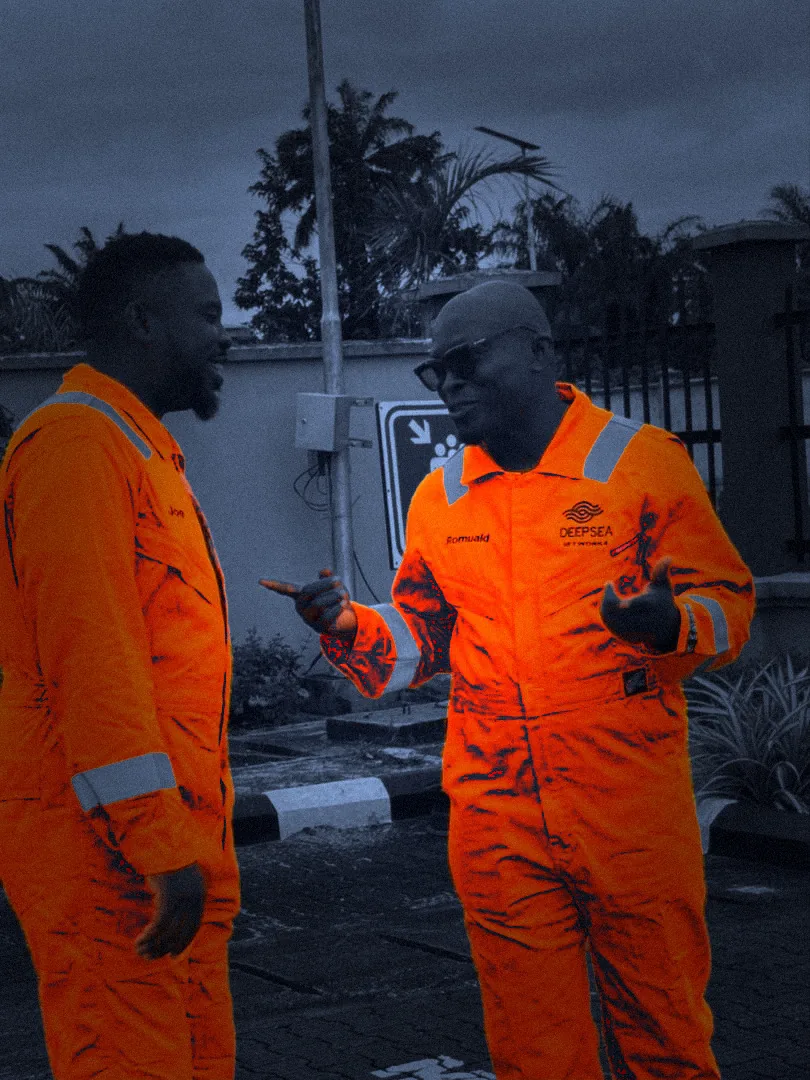 Two Deepsea engineers talking on site
