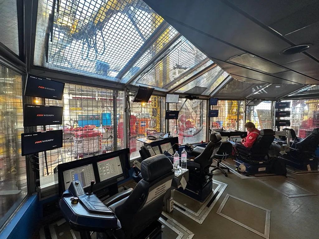 Control room with operator consoles on an offshore unit